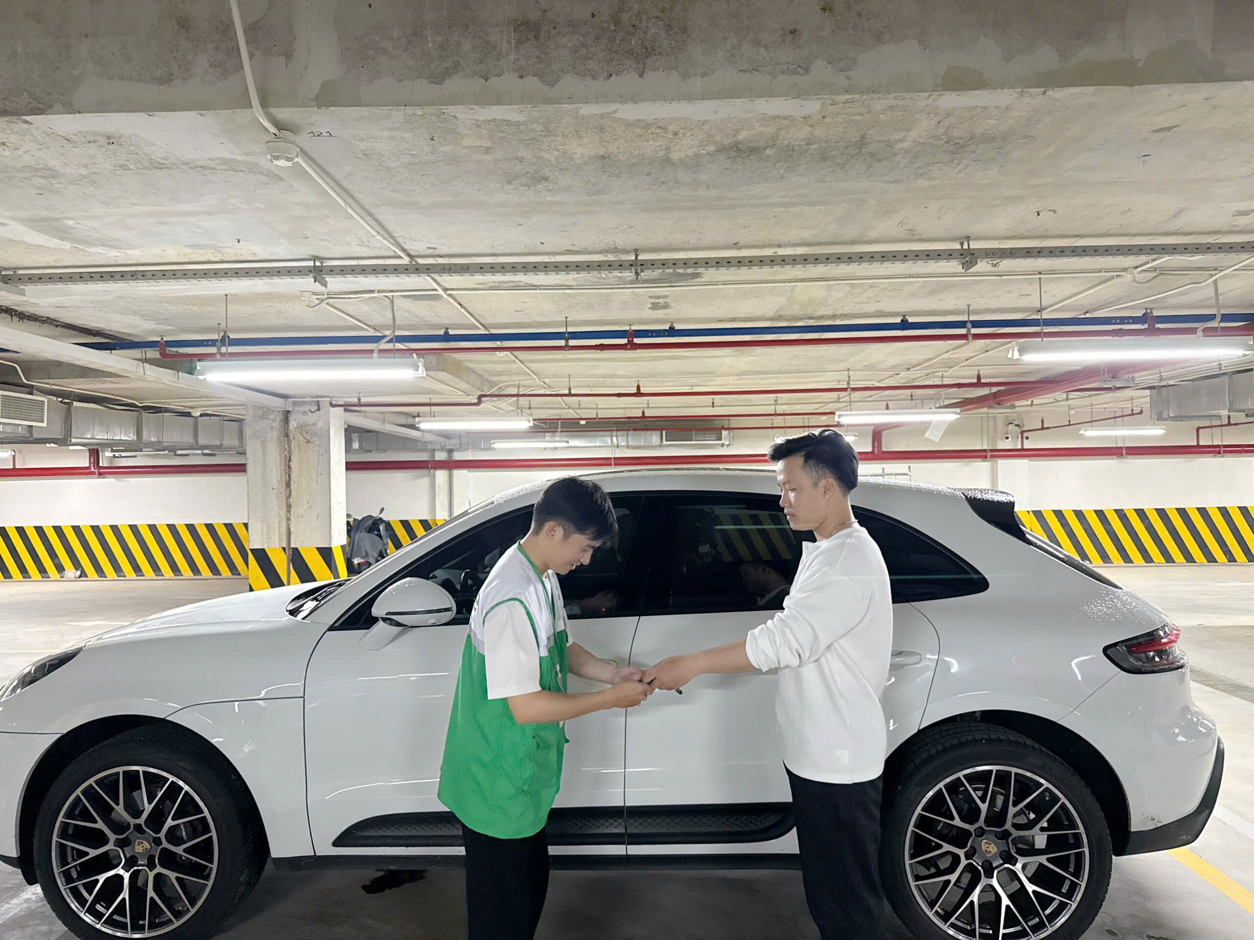 Đặt tài xế trên ứng dụng