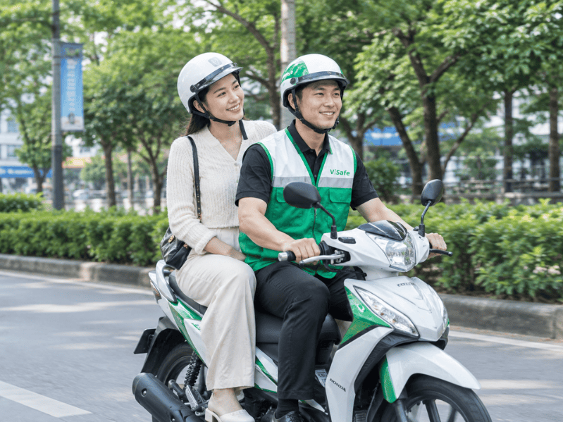 Đặt tài xế lái xe máy an toàn