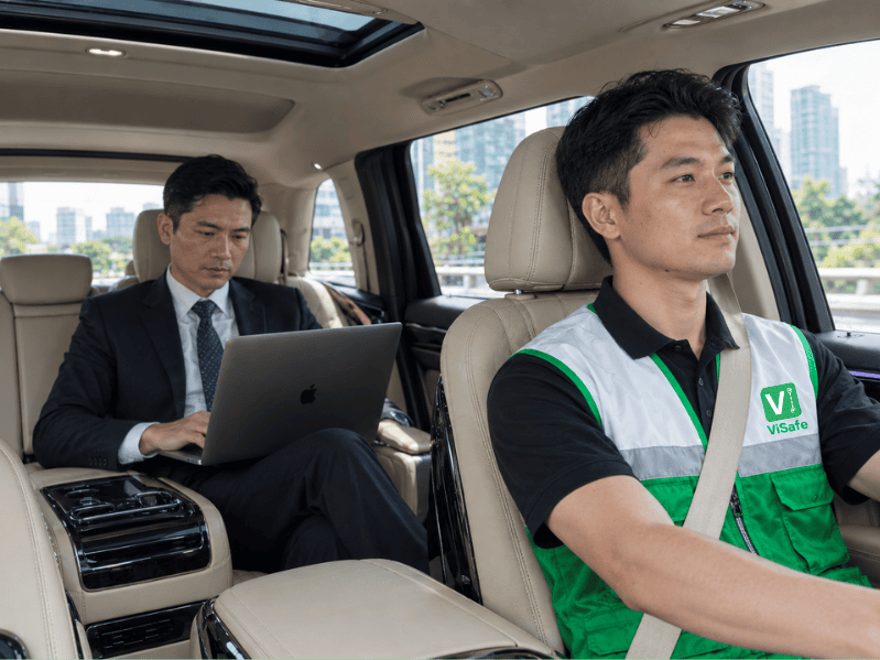 Lái xe hộ cho sếp